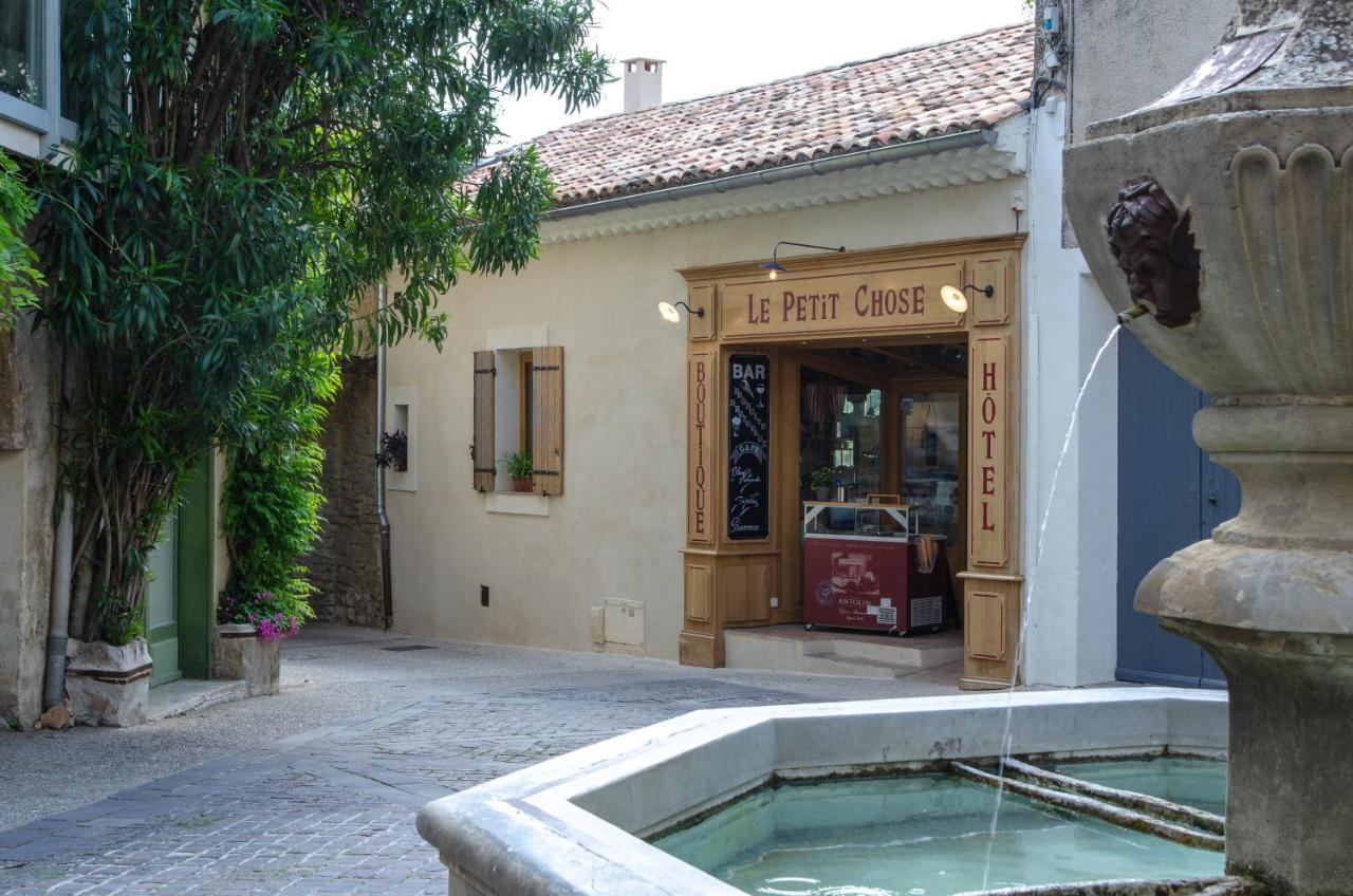 Hotel Les Remparts Venasque Exterior foto